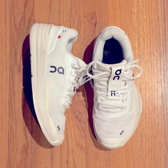 On Running White Athletic Shoes - Picture 9 of 9